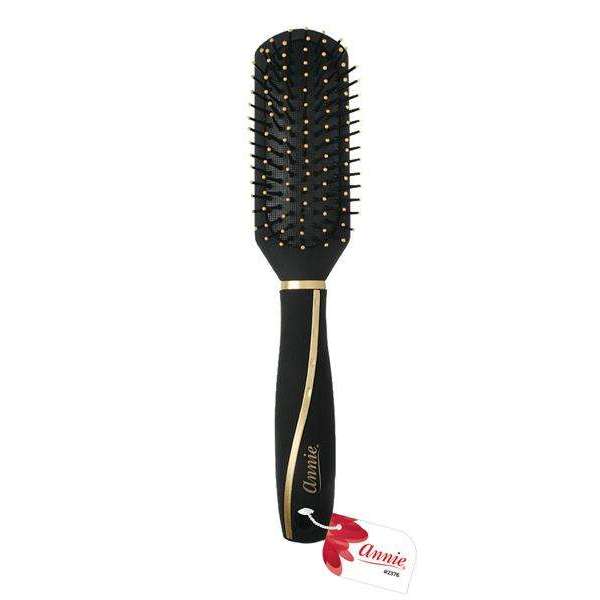 Cushion styling brush